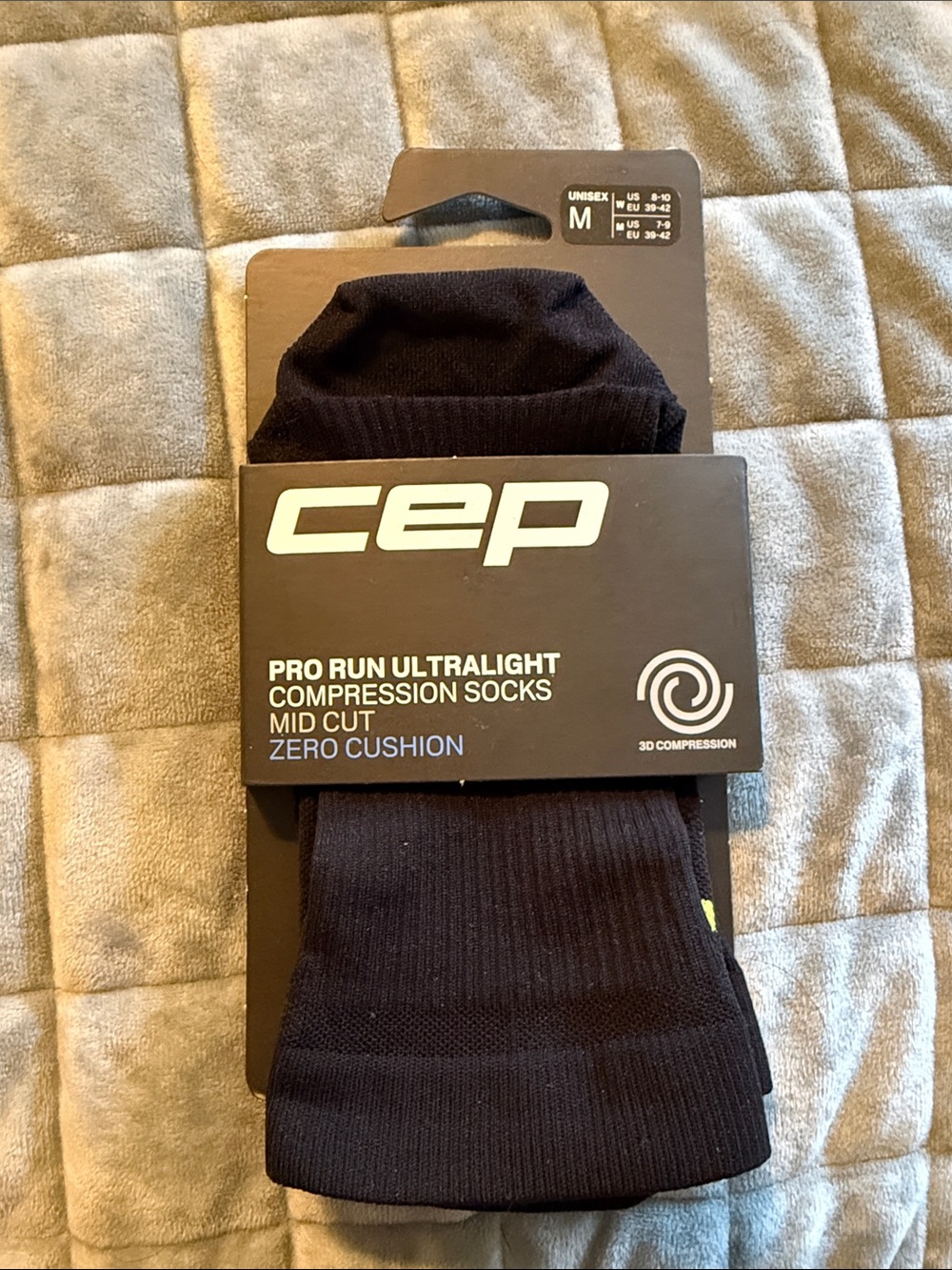 CEP Pro Run Ultralight Mid-Cut Size Medium Unisex Compression Socks *NWT*